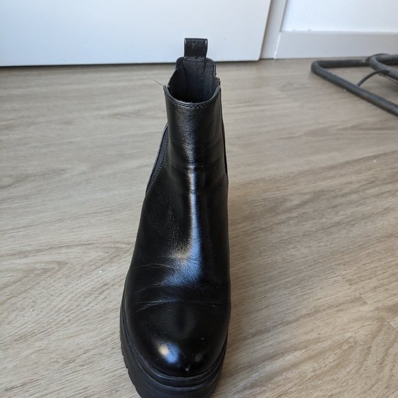 Jeffrey Campbell ESCOB Platform Chelsea Boots (Size: 8) - Picture 4 of 10